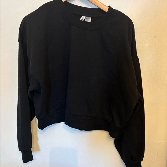 H&M Sweaters - H&M Black Casual Sweatshirt